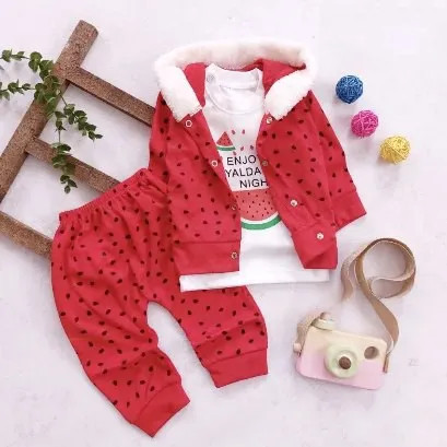 ست سه تیکه سوییشرت و تیشرت و شلوار طرح یلدا هندوانه ای نوزادی دخترانه پسرانه