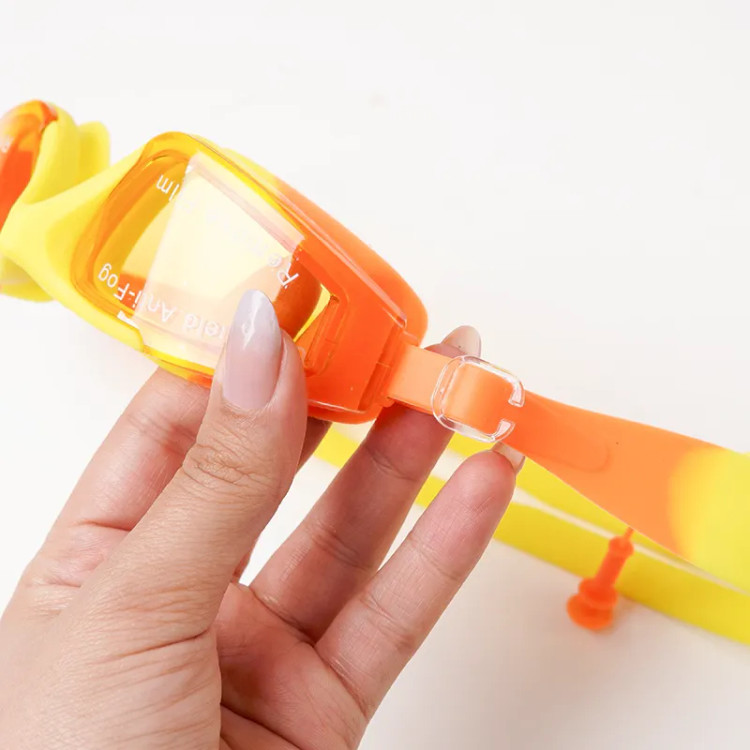 عینک شنا سیلیکونی حرفه ای ضد بخار با زاویه دید 180 درجه و گوشگیر