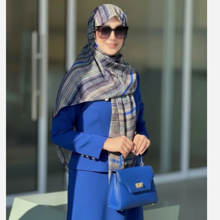 شال مجلسی زنانه طرح سنا، نخ کاستوم، قواره 140، دور دوخت، غیر لیز